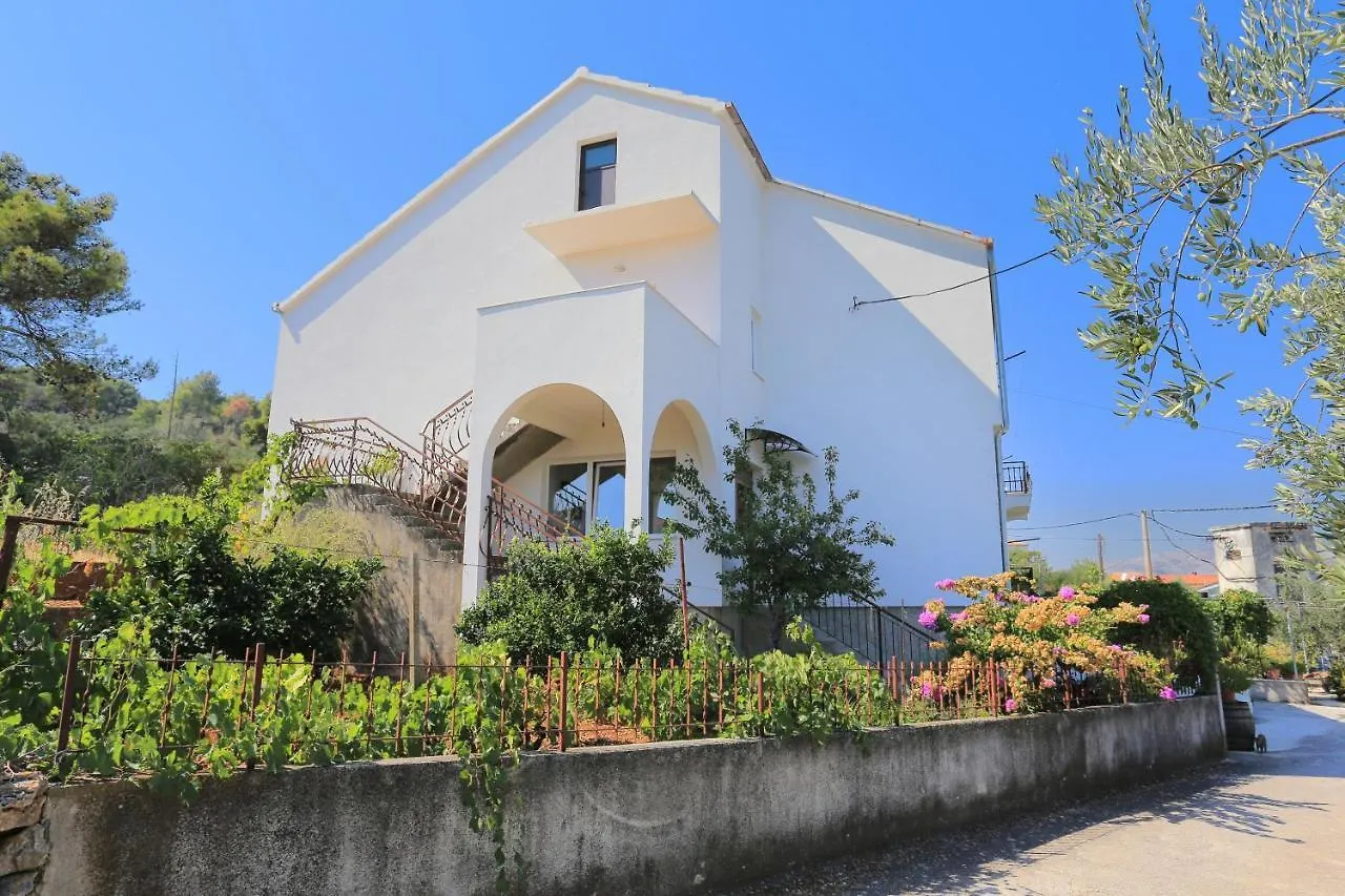 Apartment Arbanija 1125A Trogir Croatia