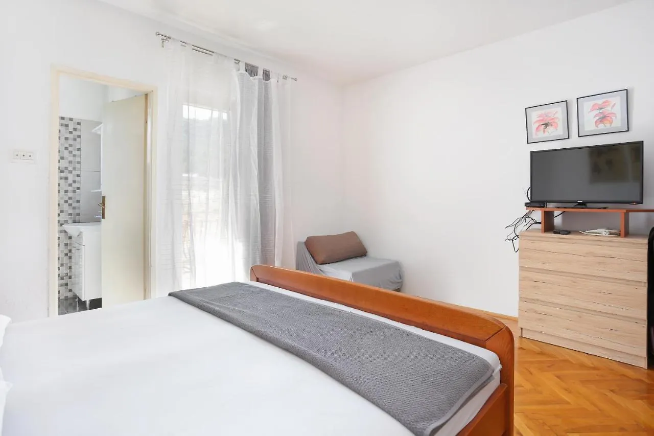 Apartment Arbanija 1125A Trogir