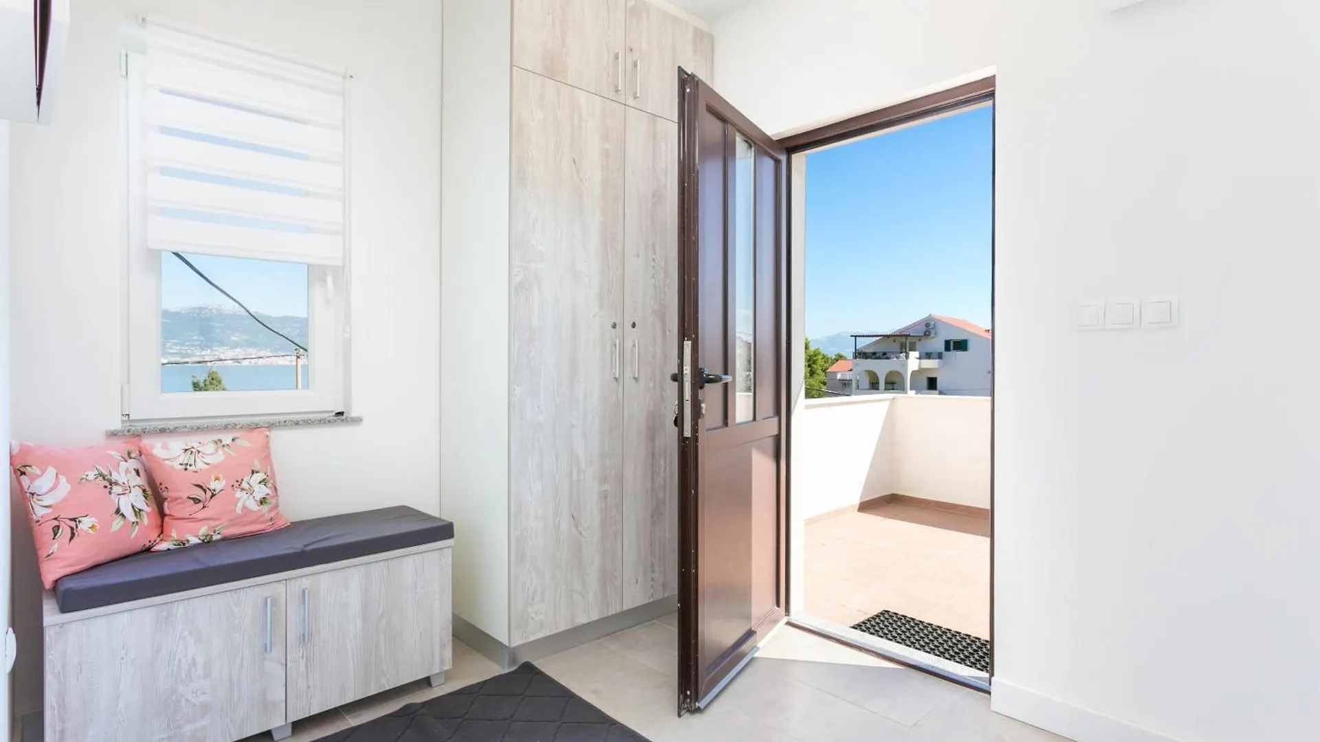 Apartment Arbanija 1125A Trogir 0*,