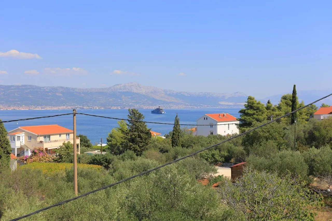 Apartment Arbanija 1125A Trogir 0*,